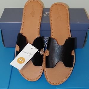 Universal Thread Jenny Sandal